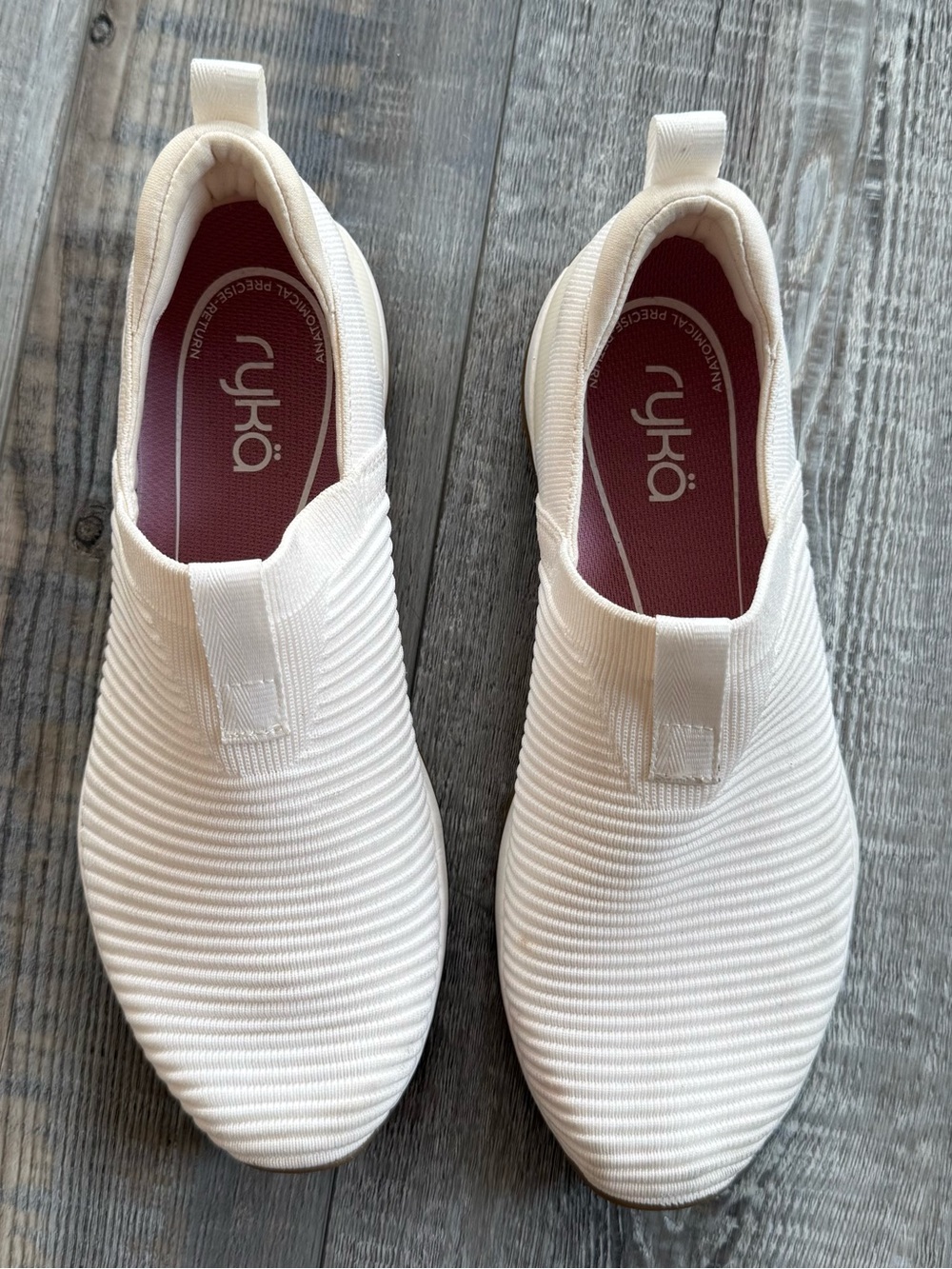 Echo Slip-On Knit Sneakers in Taupe